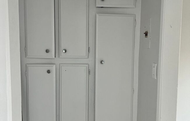 1 bed, 1 bath, 675 sqft, $1,675, Unit 32