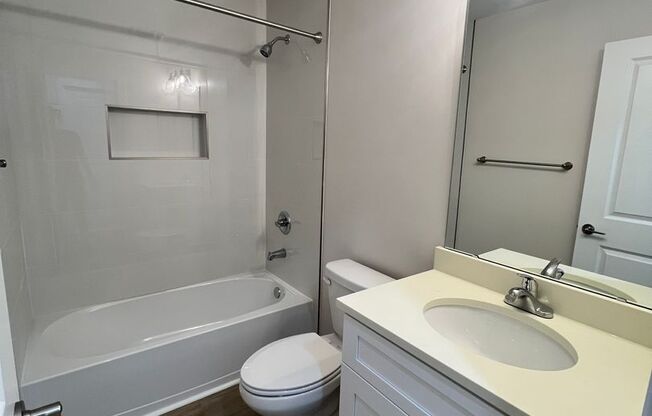 2 beds, 2 baths, 1,000 sqft, $1,700, Unit 8487 - B6