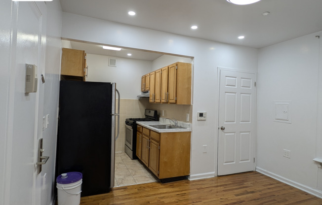 537 W 133 ST