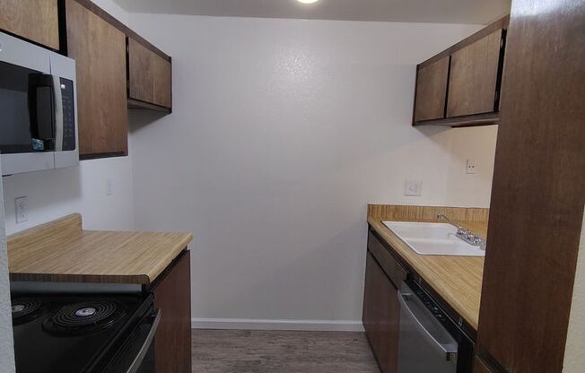 1 bed, 1 bath, $1,350, Unit 028