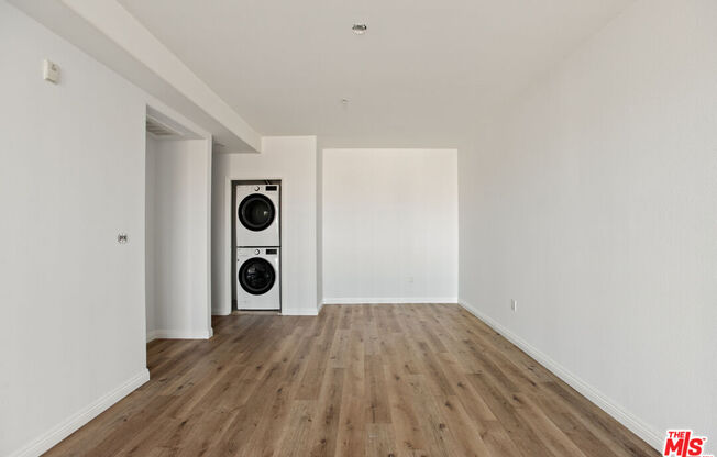 2 beds, 1.8 baths, 1,240 sqft, $3,700, Unit 240