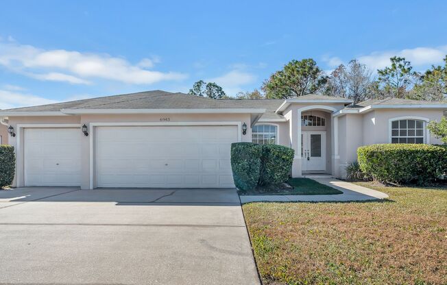 Spacious 3-Bedroom Home with Scenic Pond Views in Quail Hollow, Wesley Chapel