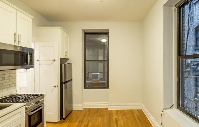 Studio, 1 bath, $2,450, Unit 1-S