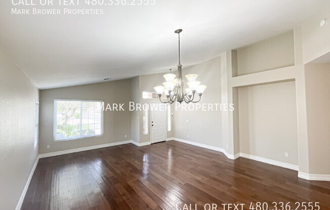 7347 E NAVARRO AVE