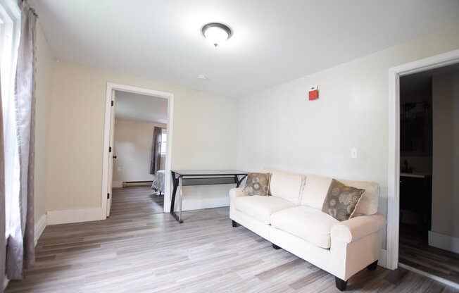 1 bed, 1 bath, $1,400, Unit Apt. 3