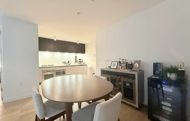 2 beds, 2 baths, $6,800, Unit 403N