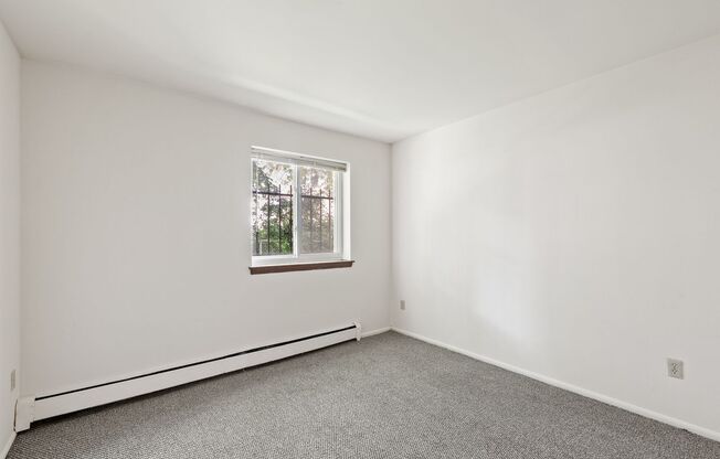 1 bed, 1 bath, $950, Unit 303