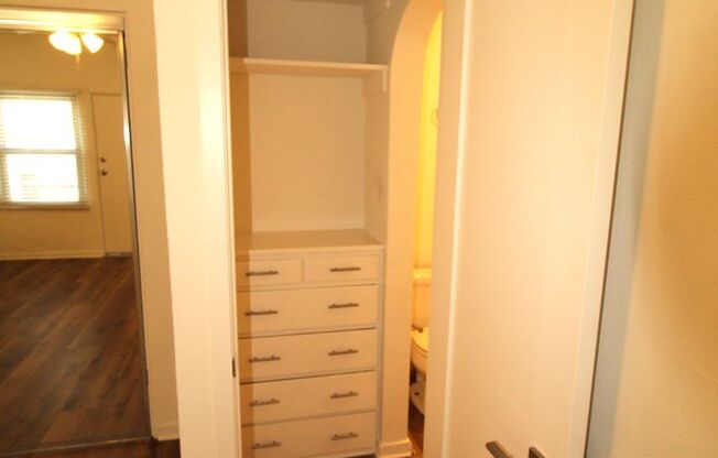 Studio, 1 bath, $1,895