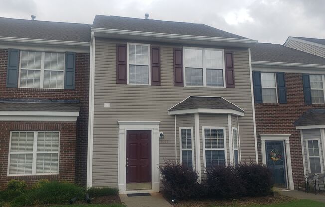 Fabulous 3Br 2.5 Ba Townhome in Raleigh!  Available Now!