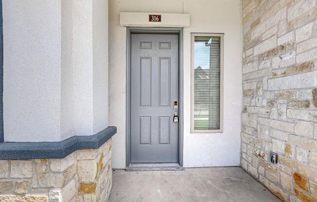 New Townhome in Frisco!