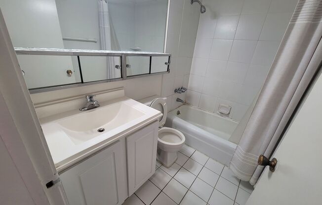 2 beds, 1 bath, $1,425, Unit 316