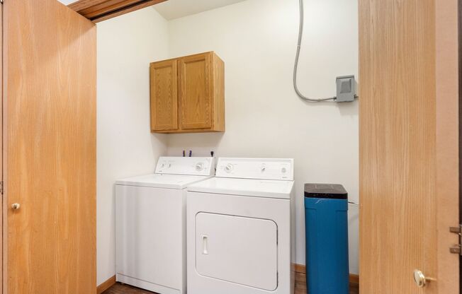 6083 6098 VIROQUA DR