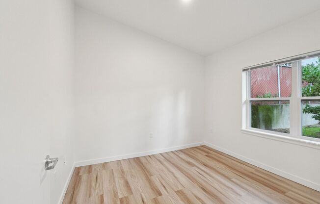 2 beds, 1 bath, 913 sqft, $2,595, Unit 136