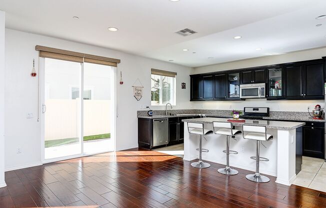 Beautiful 4 Bedroom Home in River Village!