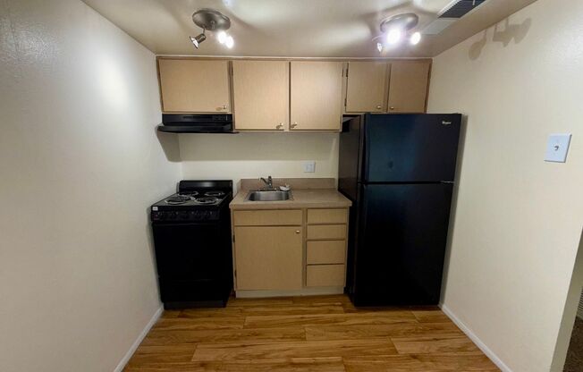 Studio, 1 bath, 445 sqft, $804, Unit 250
