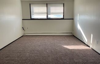 2 beds, 1 bath, $545, Unit 9A