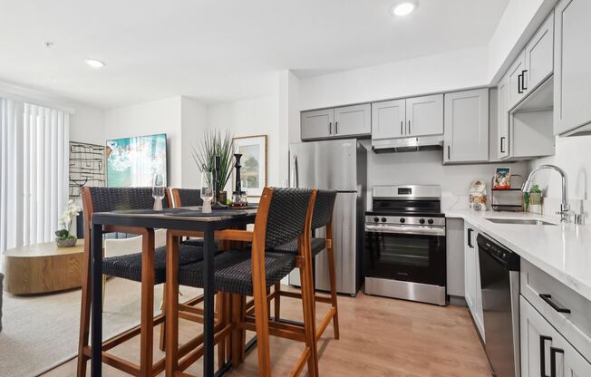 2 beds, 2 baths, 879 sqft, $3,125, Unit 427