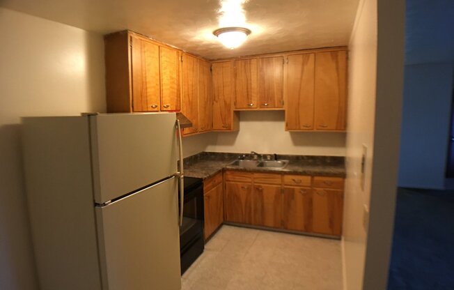 208 E Saint Joseph St