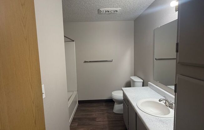 2 beds, 2 baths, 1,070 sqft, $1,545, Unit 06-203