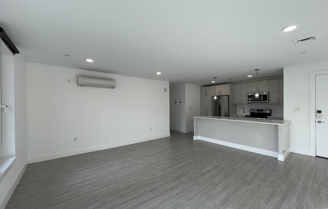 4 beds, 2 baths, 1,222 sqft, $6,100, Unit 306
