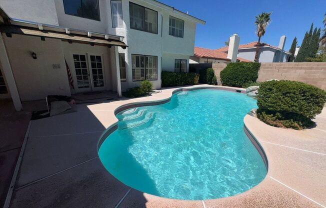 2,985 Sq. Ft Five Room House with a view in Lake Sahara, with Pool/Alarm/Landscaping/Hoa included!