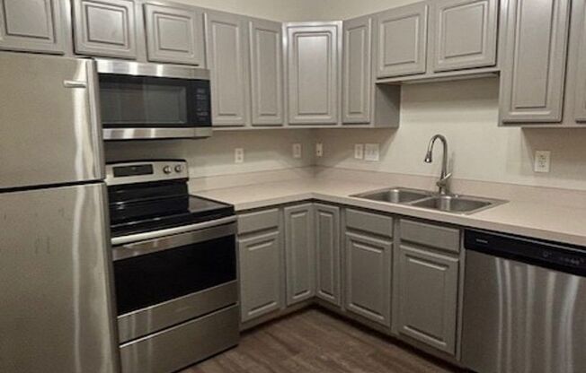 1 bed, 1 bath, 630 sqft, $1,259, Unit 917