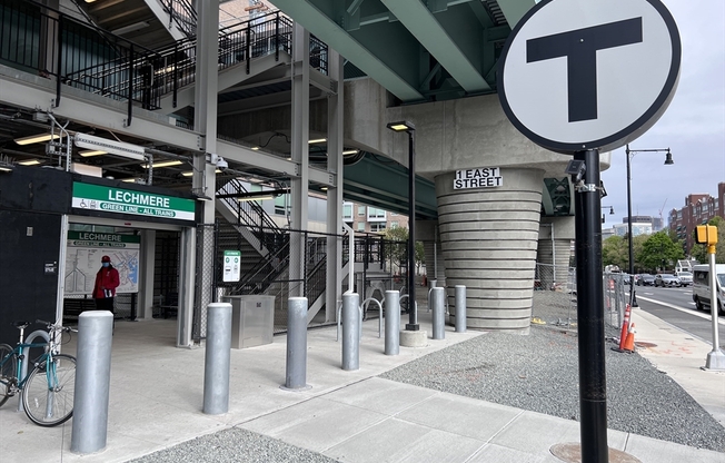 1 bed, 1.5 baths, 817 sqft, $3,800, Unit 702