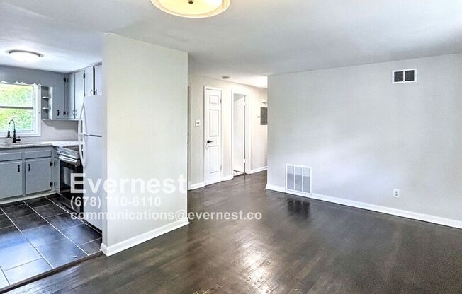 295 STERLING ST SE