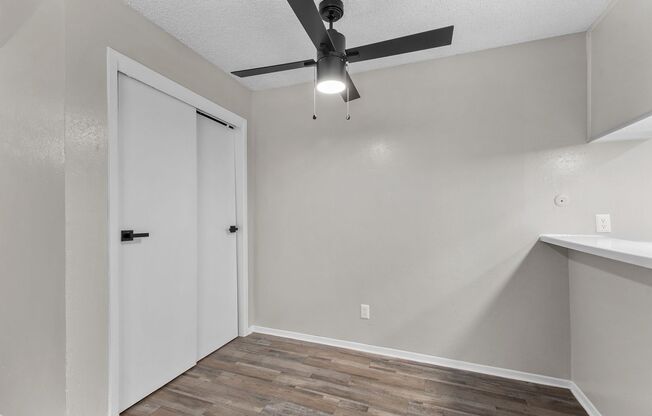 2 beds, 1 bath, 743 sqft, $1,430, Unit 25
