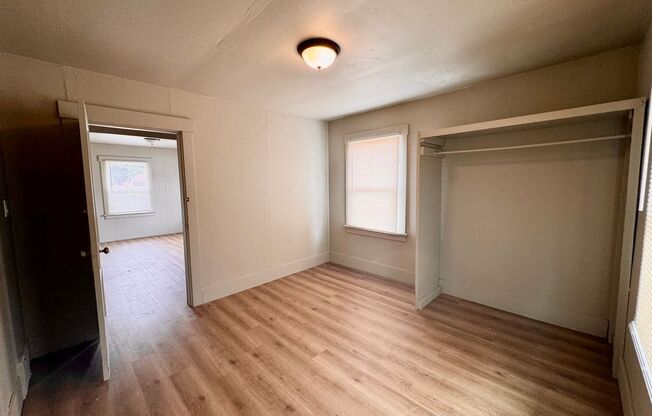 2 beds, 1 bath, $1,195