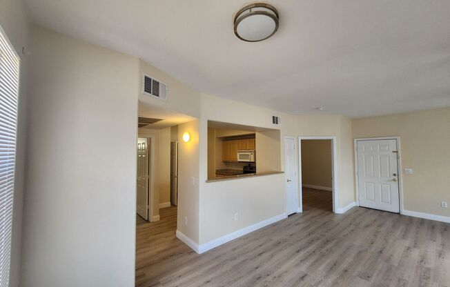 2 beds, 2 baths, $1,400, Unit Unit #1009