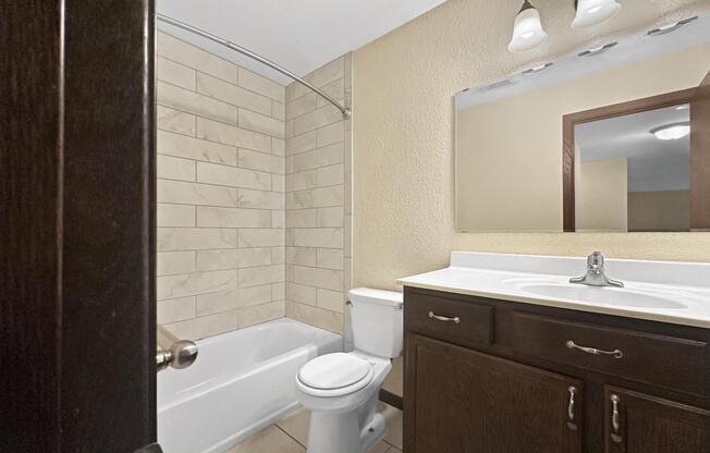 2 beds, 1 bath, 963 sqft, $1,415