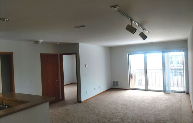 1 bed, 1 bath, 864 sqft, $1,360, Unit 810-307