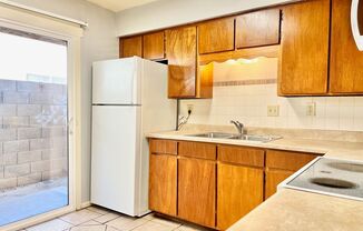 2 beds, 1 bath, $1,095