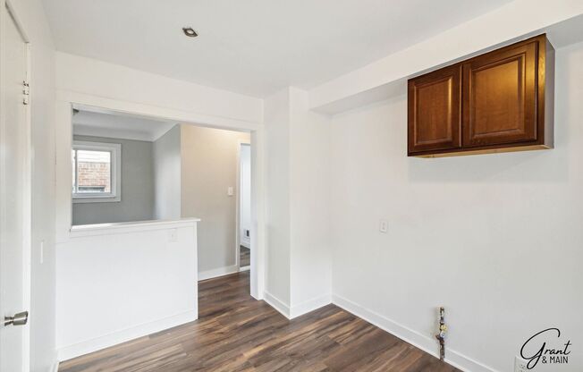 2 beds, 1 bath, $1,200, Unit 15470