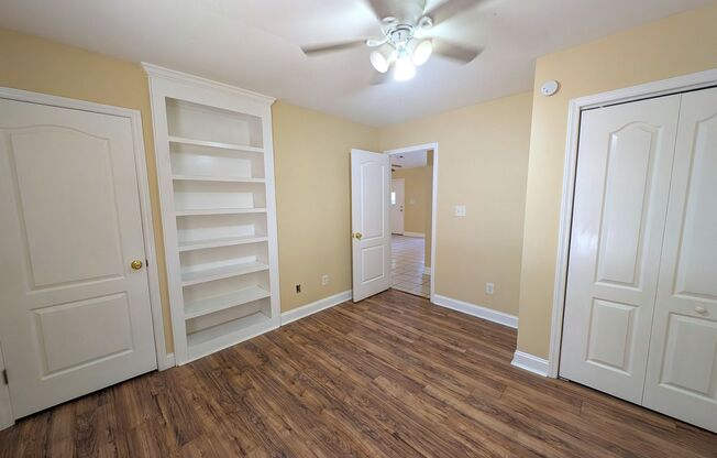 Downtown Cornelius! Minutes from Lake Norman!  2 Bedroom Duplex!  Lawn Care Included!