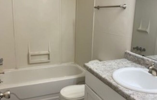 1 bed, 1 bath, 637 sqft, $1,012, Unit 11 - 1101