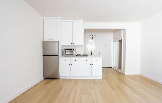 Studio, 1 bath, 263 sqft, $1,399, Unit 326