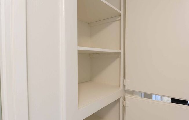 2 beds, 2 baths, 1,000 sqft, $2,900, Unit 106