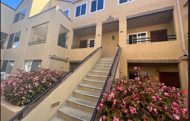 Gorgeous 2BR/2.5BA Condo in University City/Golden Triangle