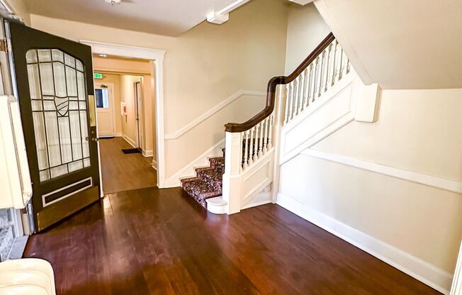 931 - 11th Ave E