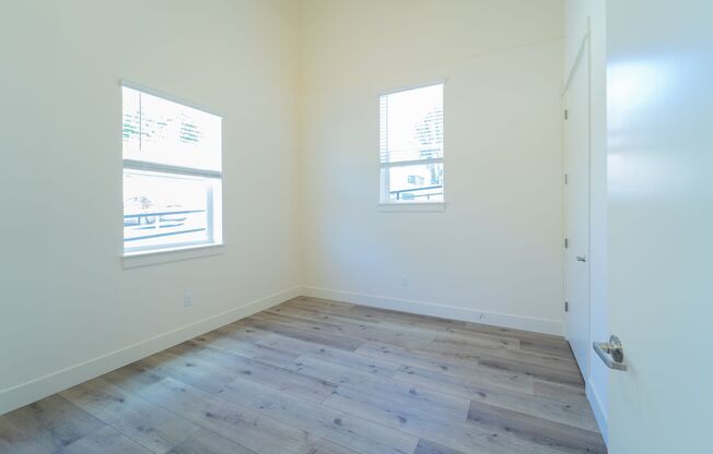 2 beds, 1 bath, 756 sqft, $1,825, Unit 1302