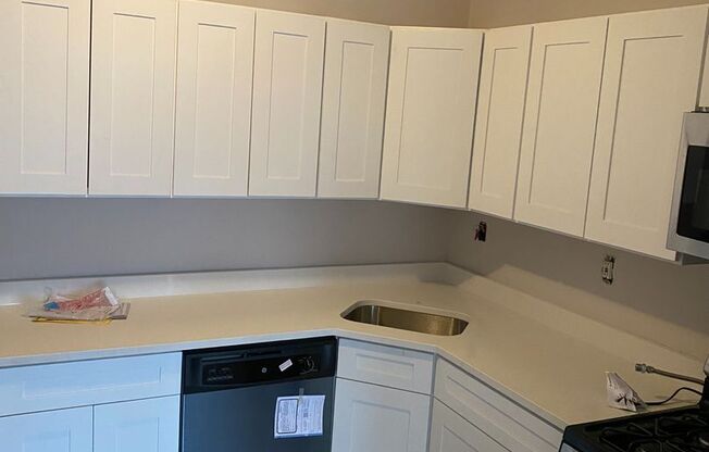 1 bed, 1 bath, 700 sqft, $1,450, Unit 3243 - Unit 3A