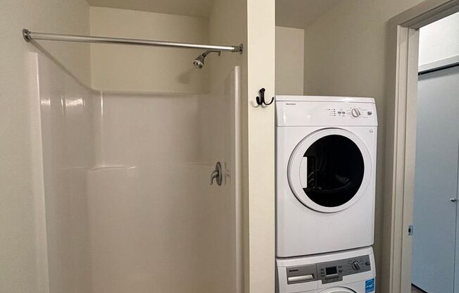Studio, 1 bath, 306 sqft, $1,295, Unit 415
