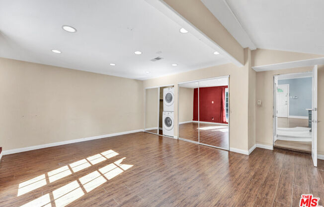 6241 CANBY AVE