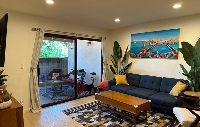 Beautiful Santa Clara Condo  Two Bedrooms One Bath  Superb Location.