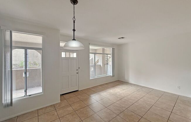 Beautiful 2B/2.5BA in The Elysian Complex! Washer/Dryer & Garage!