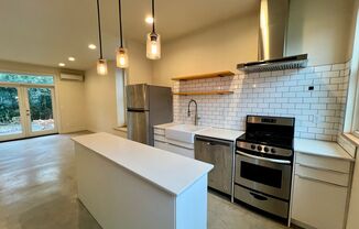 Roomy/Modern Two-Story, 1 Bedroom + Office and 1 Bath Home, Private Patio, Air Conditioning, Washer/Dryer