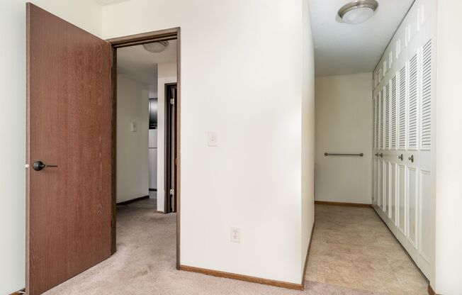 2 beds, 1 bath, 1,020 sqft, $1,395, Unit 295-203