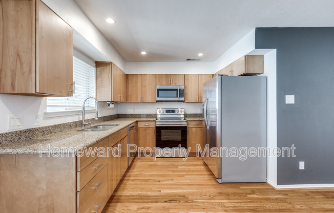 4616 W Lovers Lane